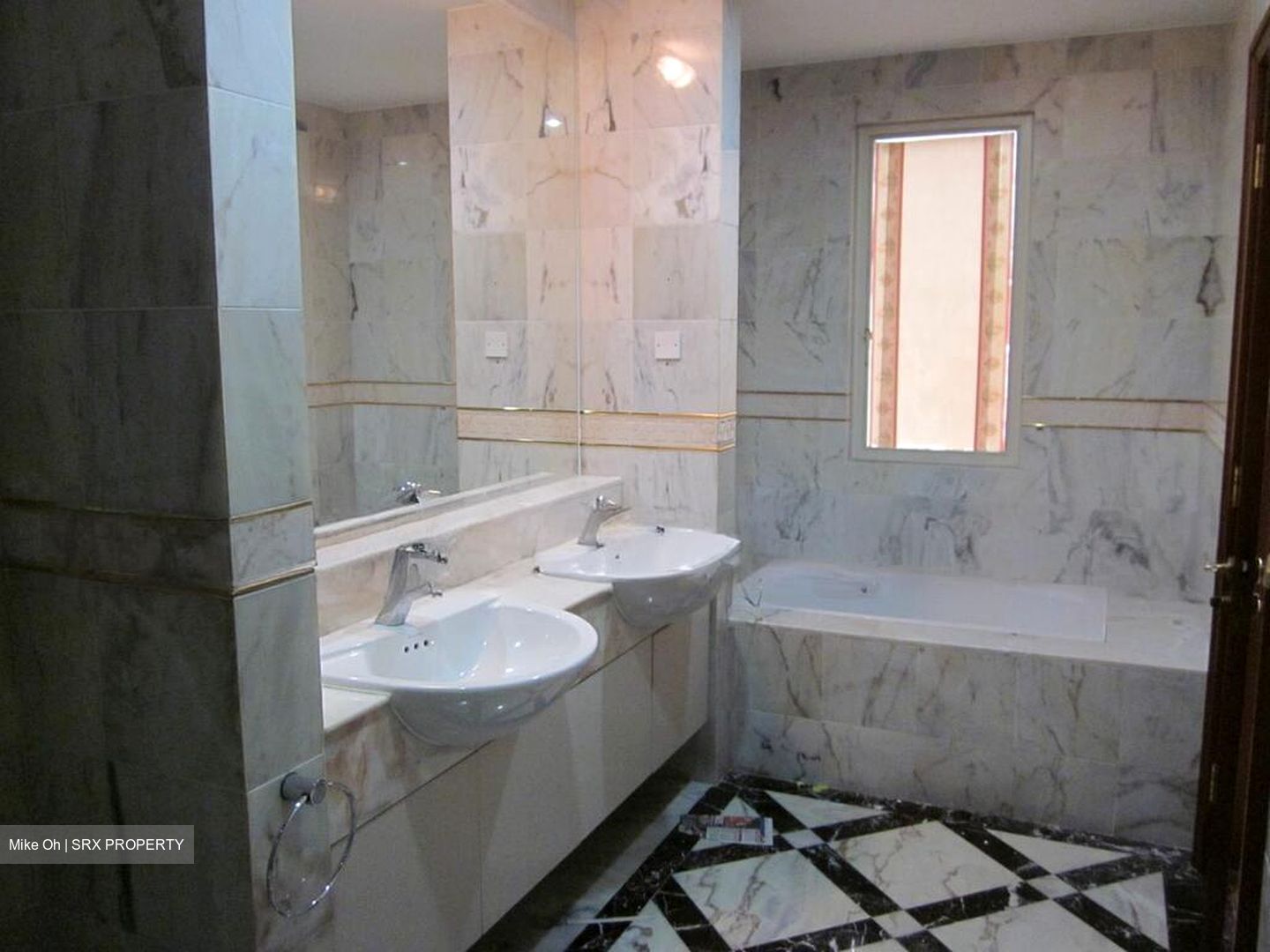 Changi Heights (D17), Terrace #529536891